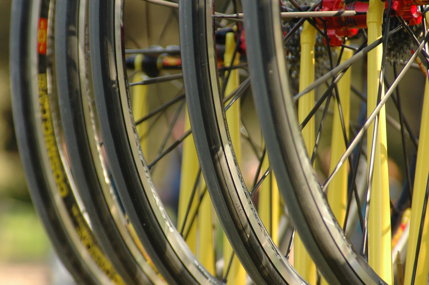 Bicycle tyre rolling resistance outlet