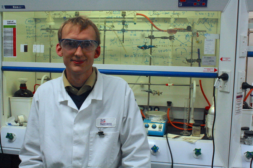 Dr Mattie Timmer in lab st Victoria University of Wellington.