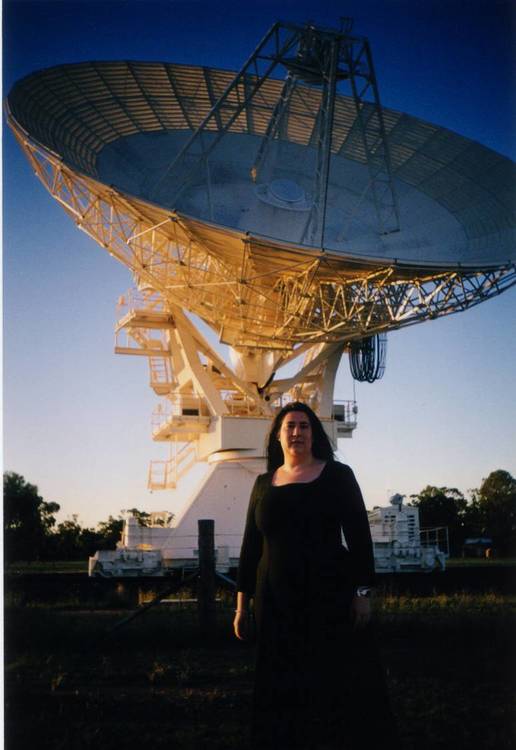 Dr Johnston-Hollitt and Australian Telescope Compact Array dish