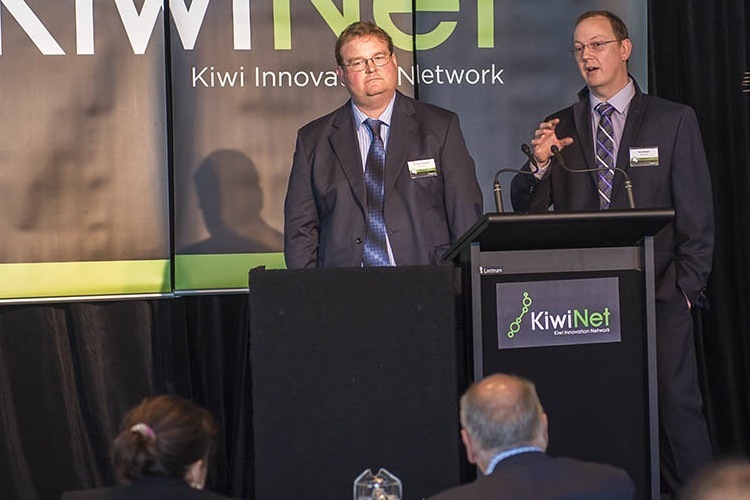 Paul Benjes and Tony Davidson at the KiwiNet Awards 2014.