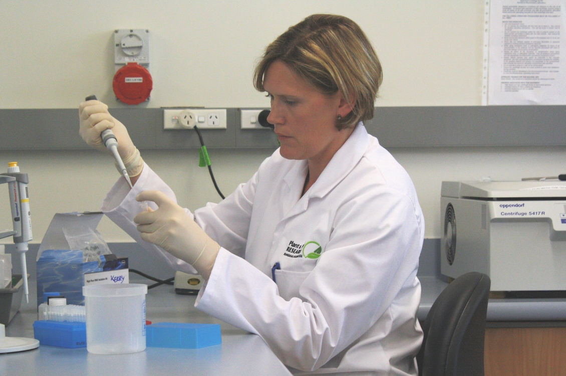 Dr Juliet Ansell in the Plant & Food Research lab
