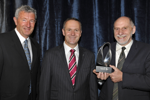 ex-PM John Key & 2 scientists: Jeff Tallon and Bob Buckley, 2010
