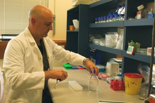 Scientist working in the Plant & Food molecular sensing lab