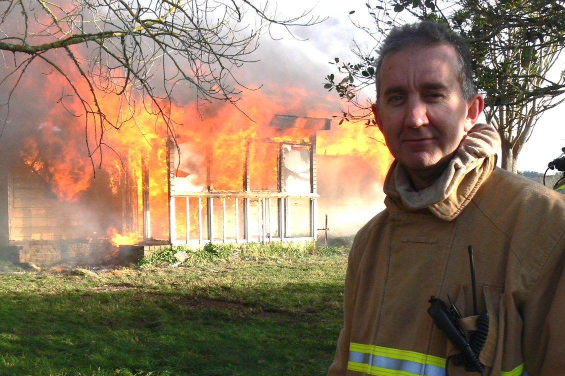 Nigel Latta's TV show 'Nigel Latta Blows Stuff Up' burning house