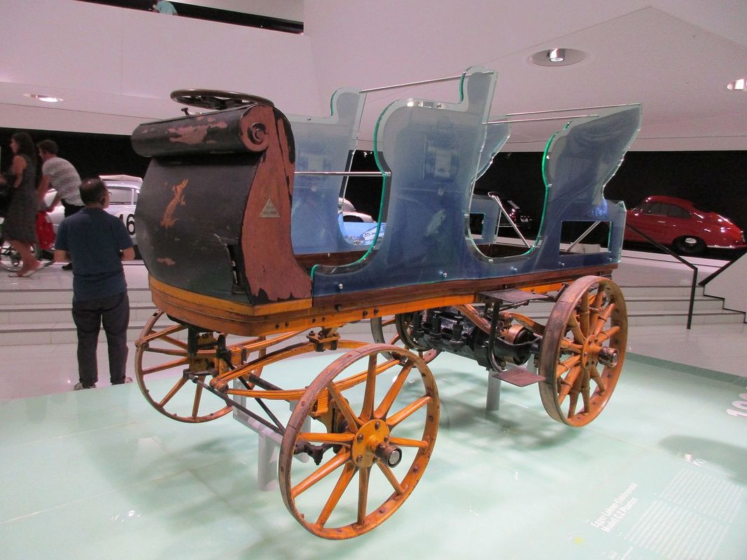 Egger-Lohner C2 Phaeton 1898 electric car in museum.
