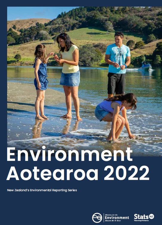 cover page of Environment Aotearoa 2022 report.